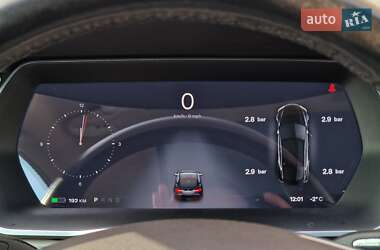 Лифтбек Tesla Model S 2014 в 