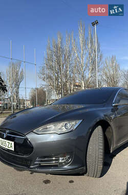 Лифтбек Tesla Model S 2014 в Запорожье