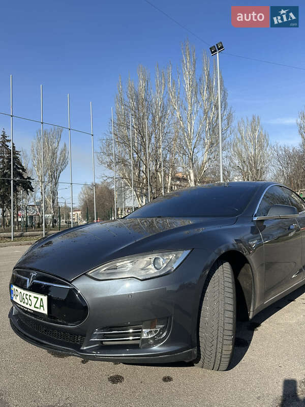 Лифтбек Tesla Model S 2014 в Запорожье фото Лифтбек Tesla Model S 2014 в Запорожье