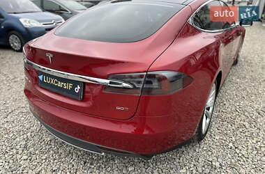 Лифтбек Tesla Model S 2016 в 
