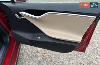 Лифтбек Tesla Model S 2016 в 
