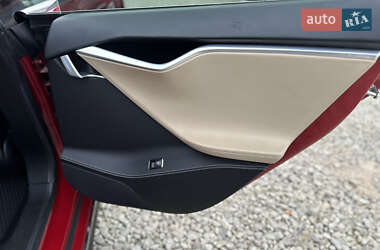 Лифтбек Tesla Model S 2016 в 