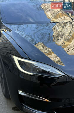 Лифтбек Tesla Model S 2021 в Киеве