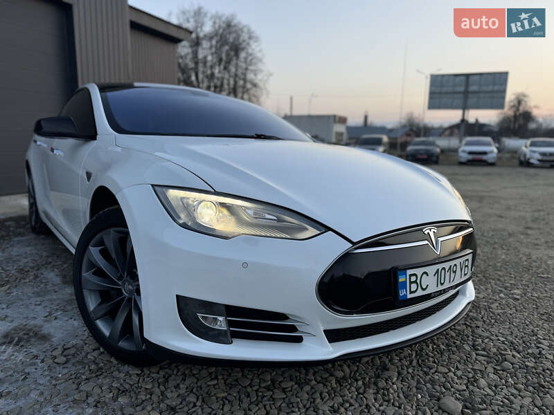 Лифтбек Tesla Model S 2013 в Трускавце