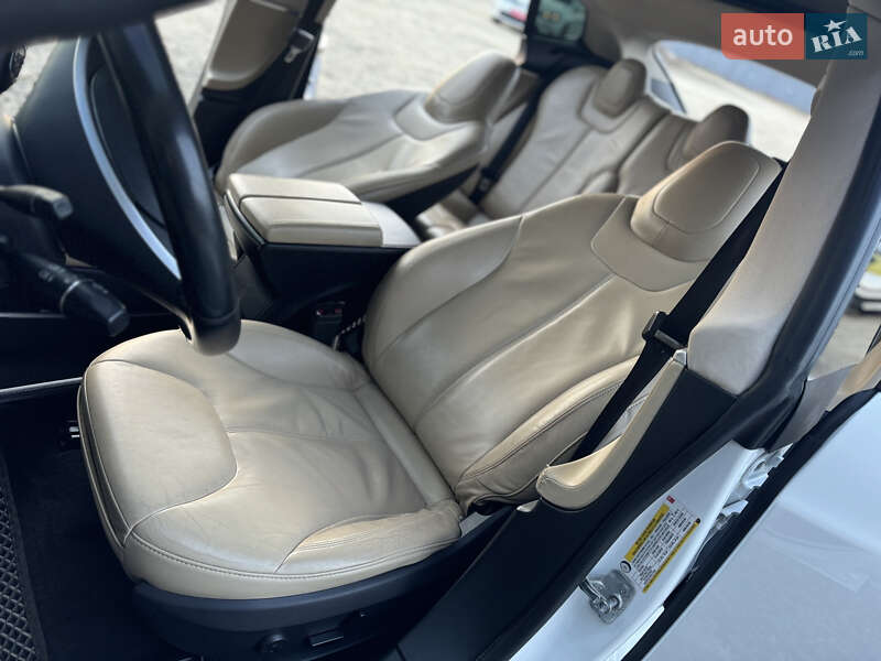 Лифтбек Tesla Model S 2013 в Трускавце