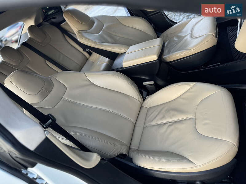 Лифтбек Tesla Model S 2013 в Трускавце