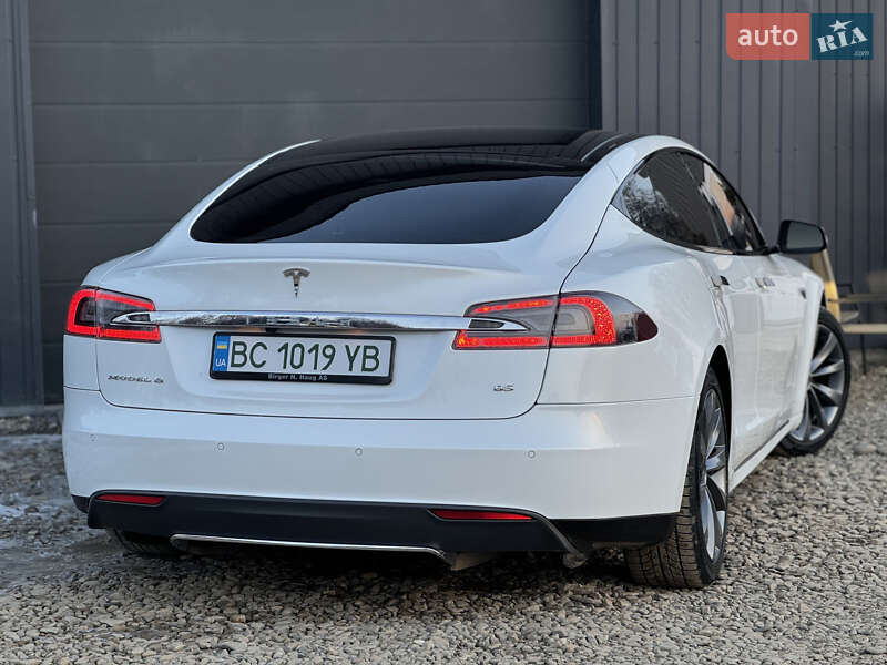 Лифтбек Tesla Model S 2013 в Трускавце
