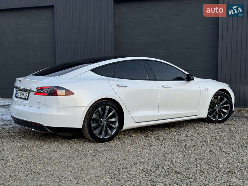 Лифтбек Tesla Model S 2013 в Трускавце