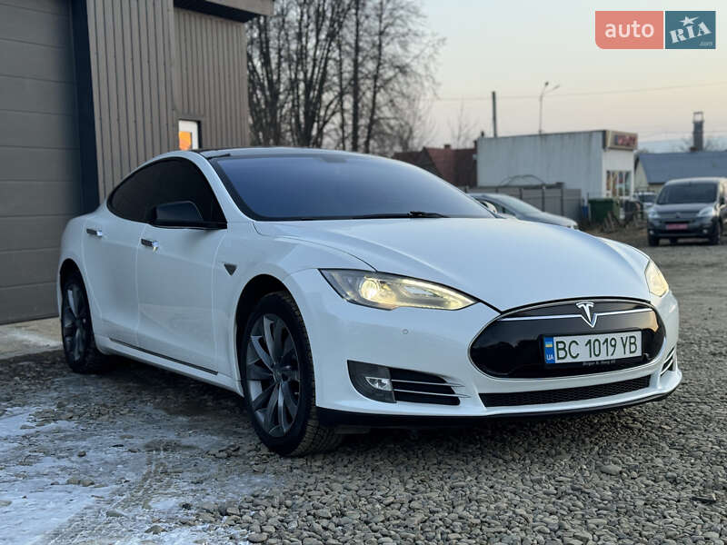 Лифтбек Tesla Model S 2013 в Трускавце