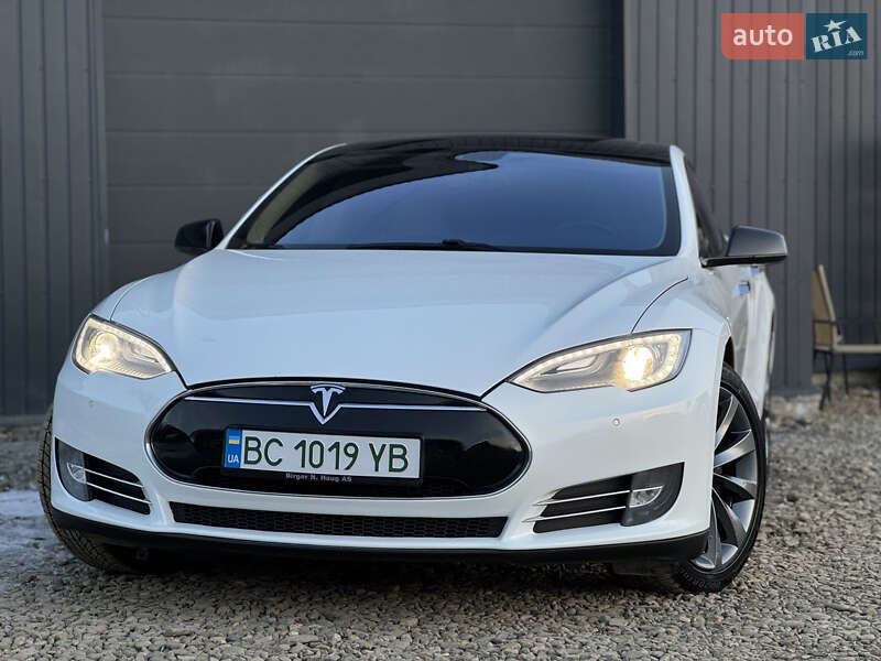 Лифтбек Tesla Model S 2013 в Трускавце