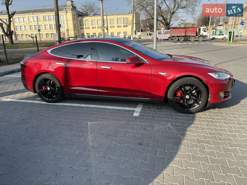 Лифтбек Tesla Model S 2014 в Одессе