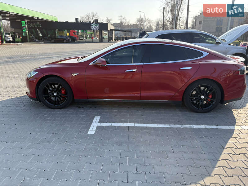 Лифтбек Tesla Model S 2014 в Одессе