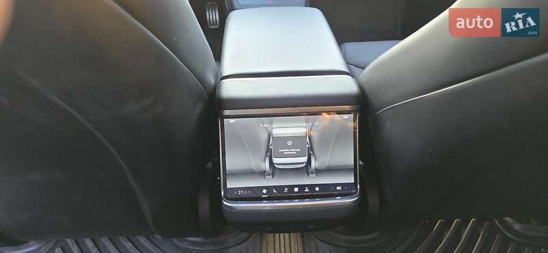 Ліфтбек Tesla Model S 2024 в Дніпрі