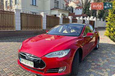 Лифтбек Tesla Model S 2013 в 