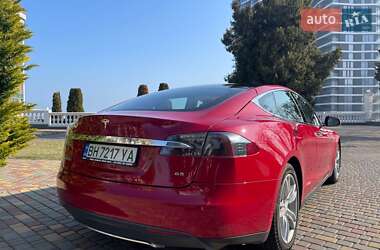 Лифтбек Tesla Model S 2013 в 