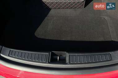 Лифтбек Tesla Model S 2013 в 