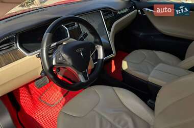 Лифтбек Tesla Model S 2013 в 
