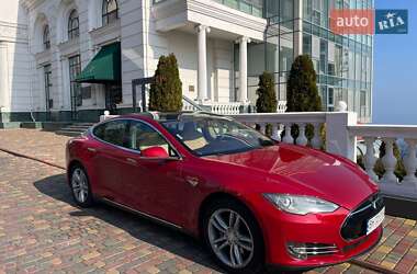Лифтбек Tesla Model S 2013 в 