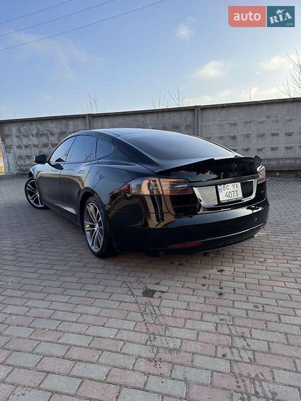 Лифтбек Tesla Model S 2013 в Львове
