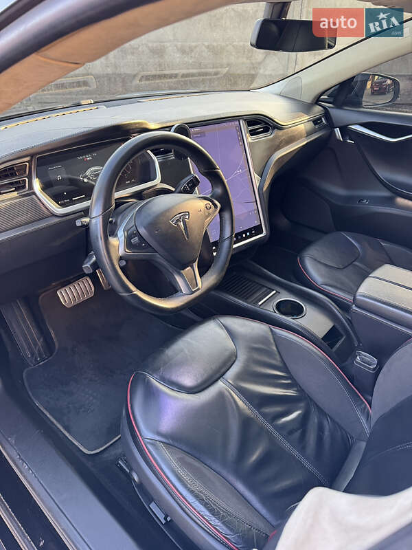 Лифтбек Tesla Model S 2013 в Львове