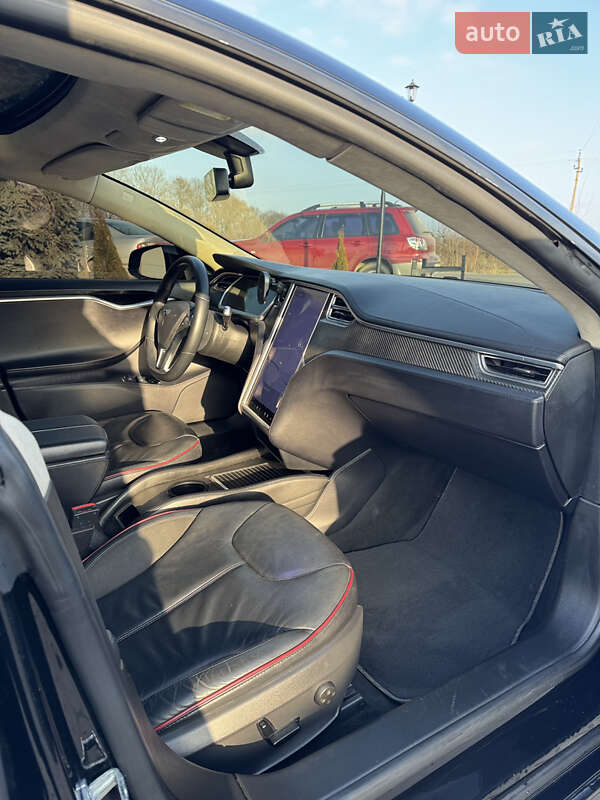 Лифтбек Tesla Model S 2013 в Львове