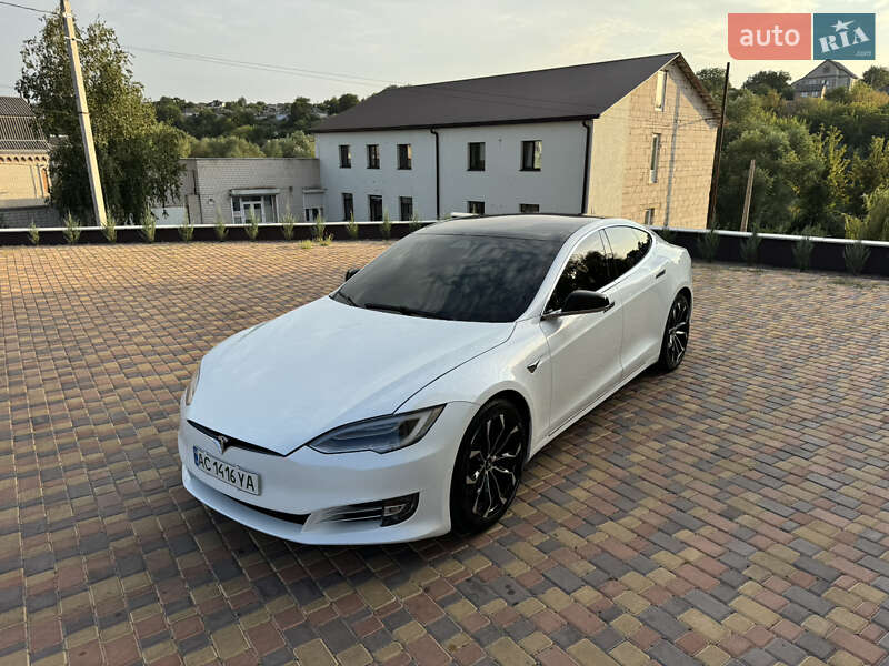 Лифтбек Tesla Model S 2019 в Киеве