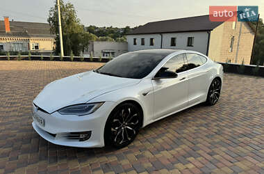 Лифтбек Tesla Model S 2019 в Киеве