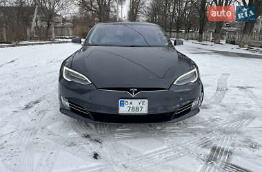 Лифтбек Tesla Model S 2019 в Саврани