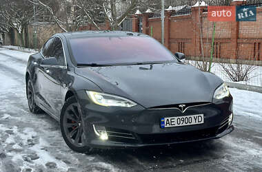 Ліфтбек Tesla Model S 2018 в Дніпрі