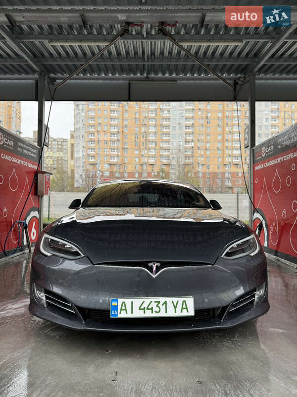 Лифтбек Tesla Model S 2019 в Киеве