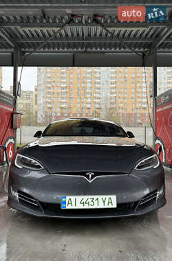 Лифтбек Tesla Model S 2019 в 
