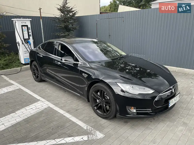 Tesla Model S 2013