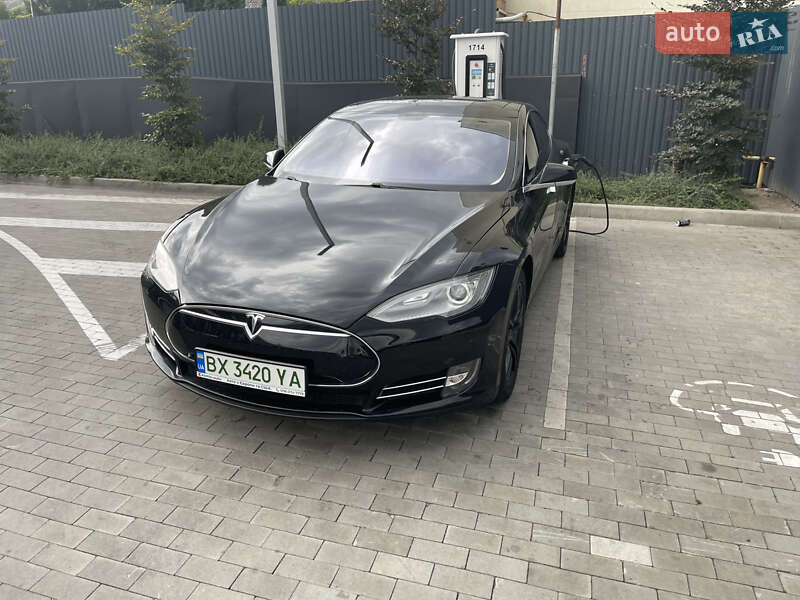 Ліфтбек Tesla Model S 2013 в Києві