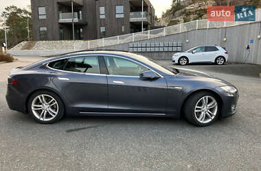 Ліфтбек Tesla Model S 2015 в 