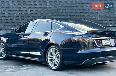Ліфтбек Tesla Model S 2014 в 