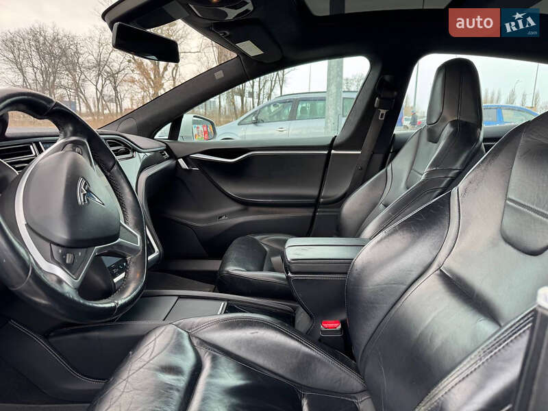 Ліфтбек Tesla Model S 2016 в Борисполі