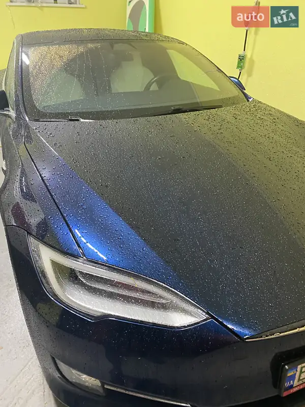 Лифтбек Tesla Model S 2020 в 