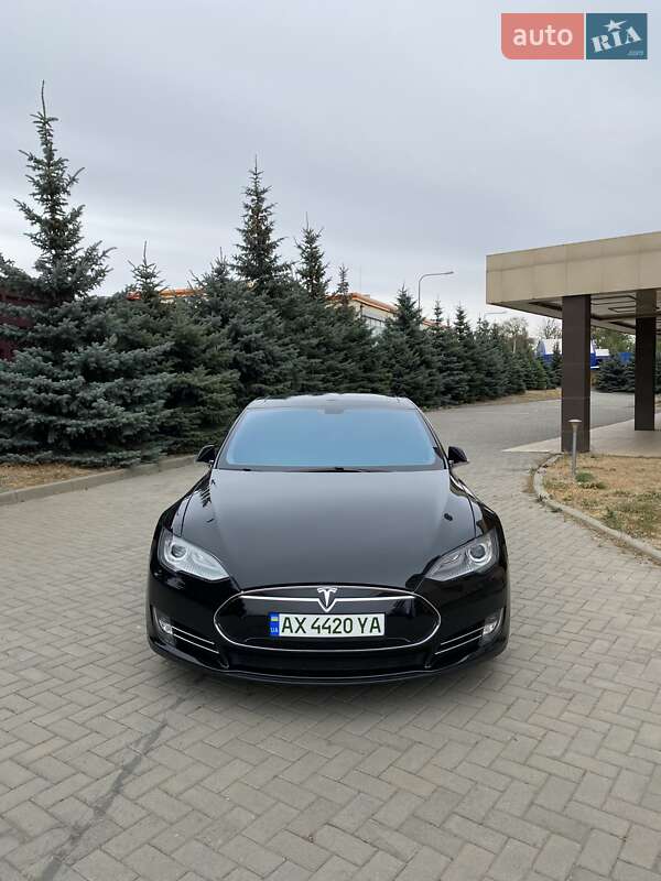 Лифтбек Tesla Model S 2014 в Харькове