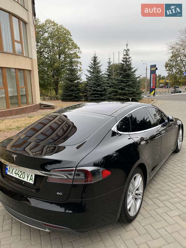 Лифтбек Tesla Model S 2014 в Харькове