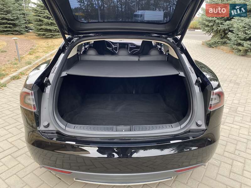 Лифтбек Tesla Model S 2014 в Харькове