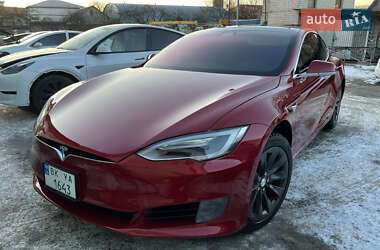 Лифтбек Tesla Model S 2017 в Ровно