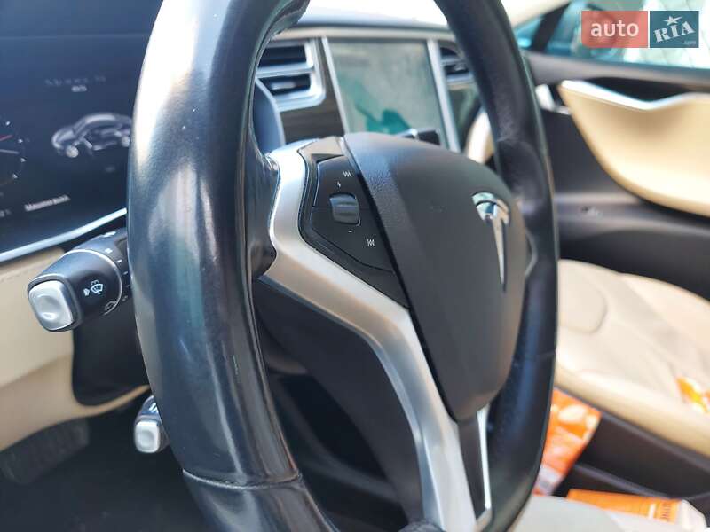Лифтбек Tesla Model S 2014 в Тернополе фото 17 Лифтбек Tesla Model S 2014 в Тернополе