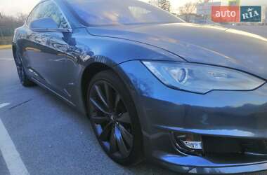 Ліфтбек Tesla Model S 2013 в 