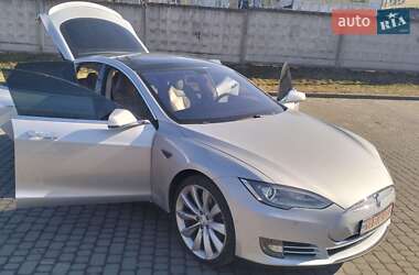 Ліфтбек Tesla Model S 2014 в Львові