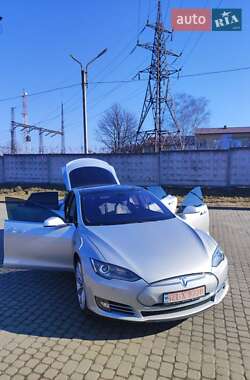 Ліфтбек Tesla Model S 2014 в Львові