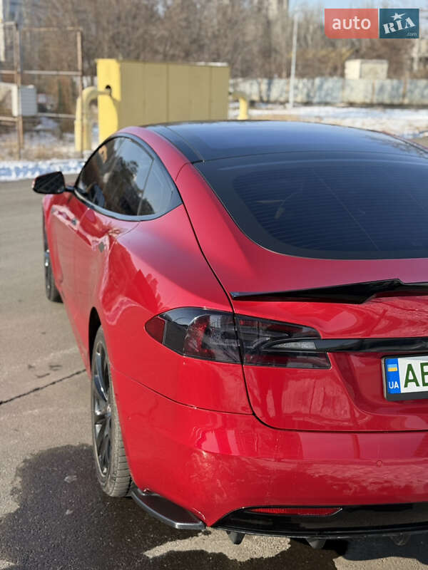 Лифтбек Tesla Model S 2016 в Днепре