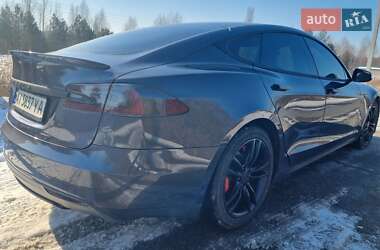 Ліфтбек Tesla Model S 2015 в Києві