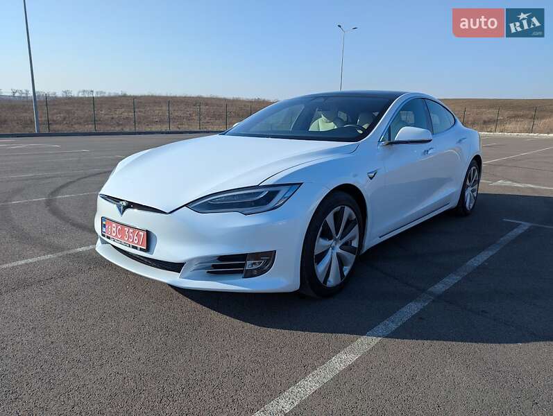 Ліфтбек Tesla Model S 2020 в Рівному