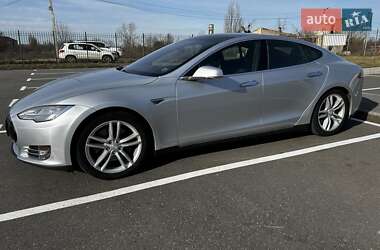 Лифтбек Tesla Model S 2015 в Ровно