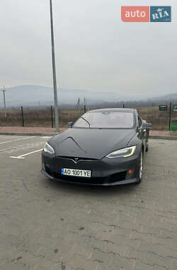 Лифтбек Tesla Model S 2016 в 